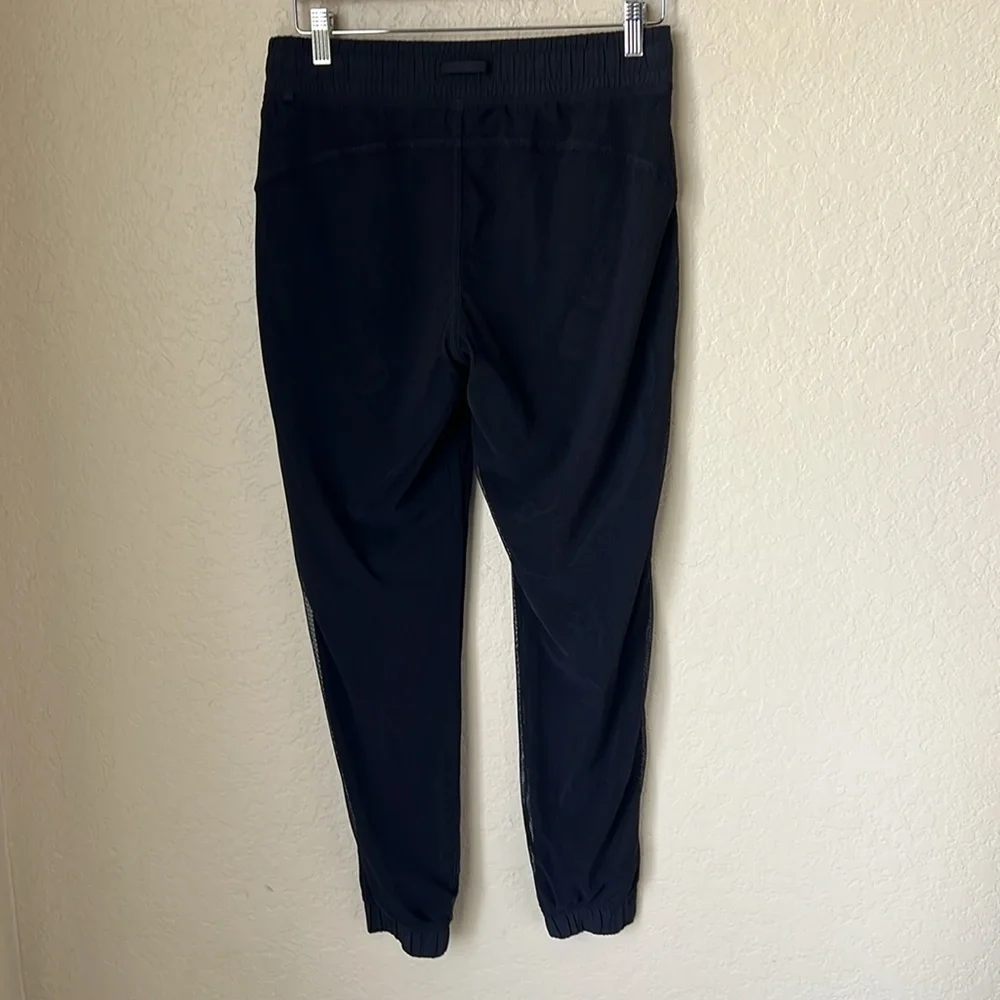 Lululemon black mesh overlay modern joggers